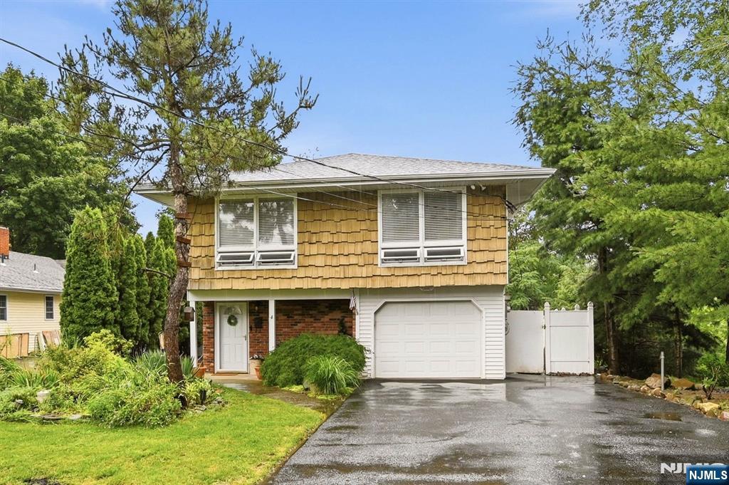 1st image of 4 Park Pl, Pompton Lakes, NJ 07442 | MLS# 26028748