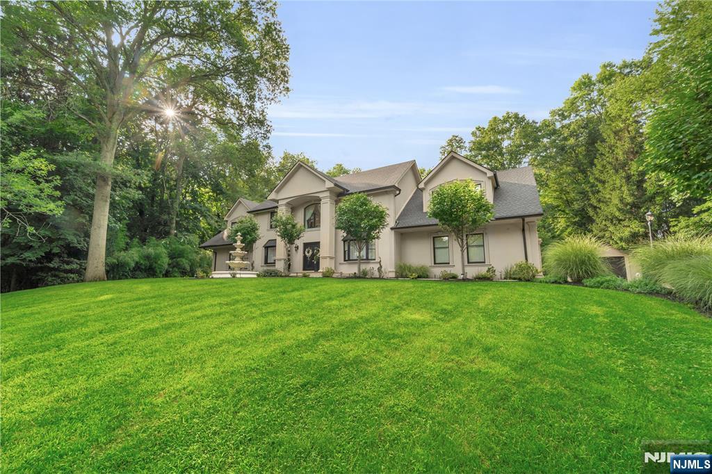 312 Old Tappan Rd, Old Tappan, NJ 07675