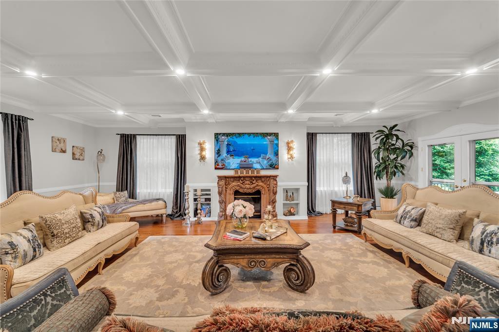 312 Old Tappan Road