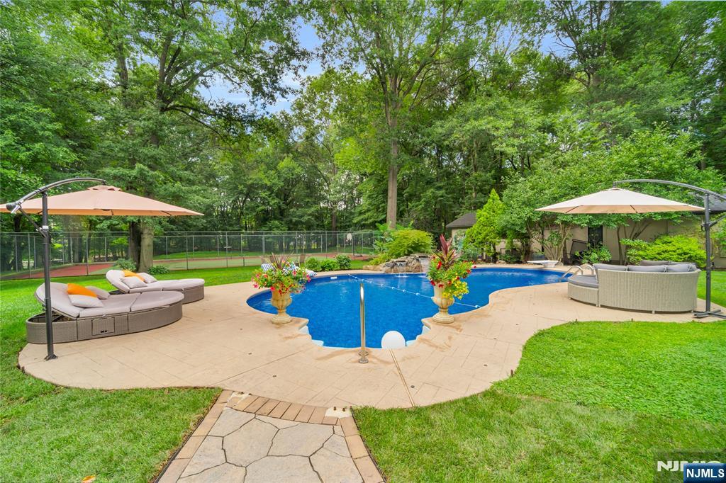 312 Old Tappan Road