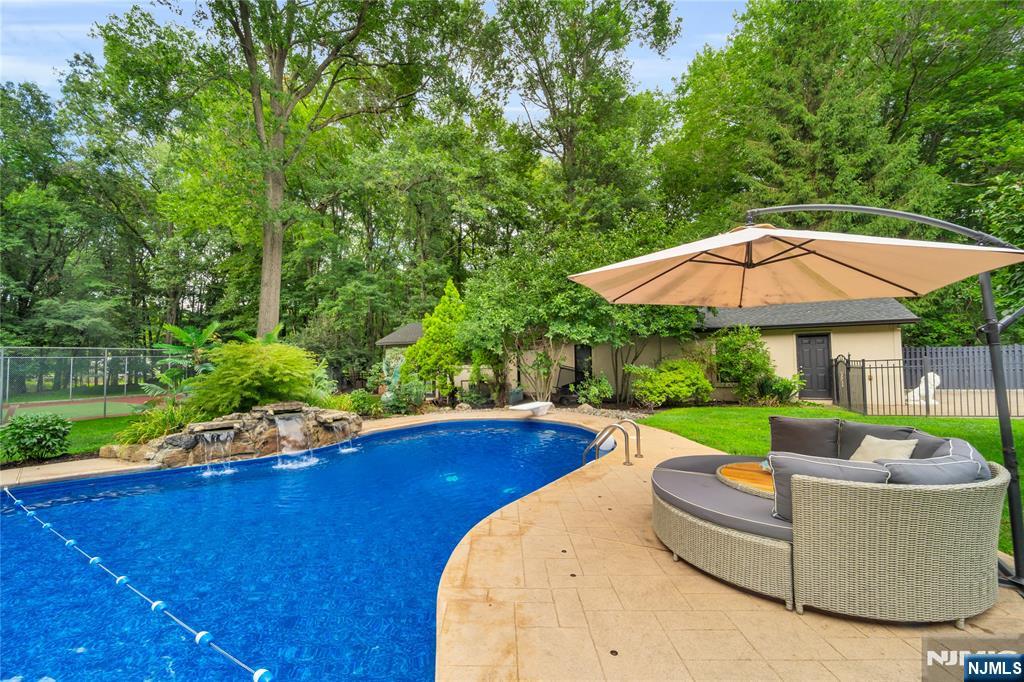 312 Old Tappan Road