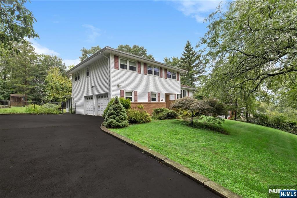 42 Aberdeen Avenue - Photo 1