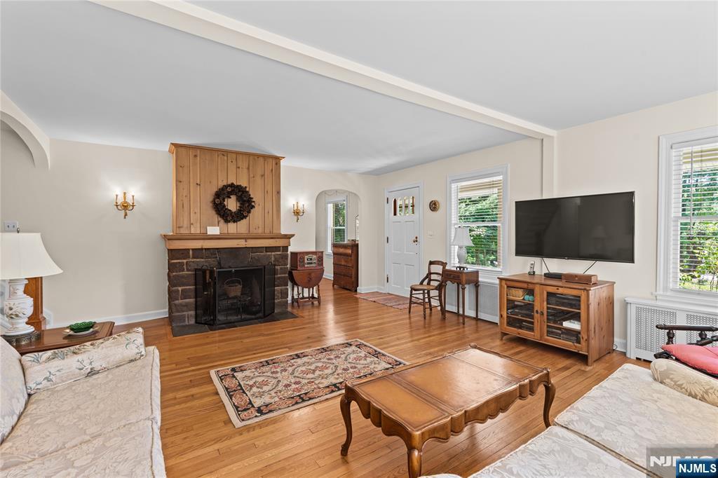 243 W Saddle River Road - Photo 2