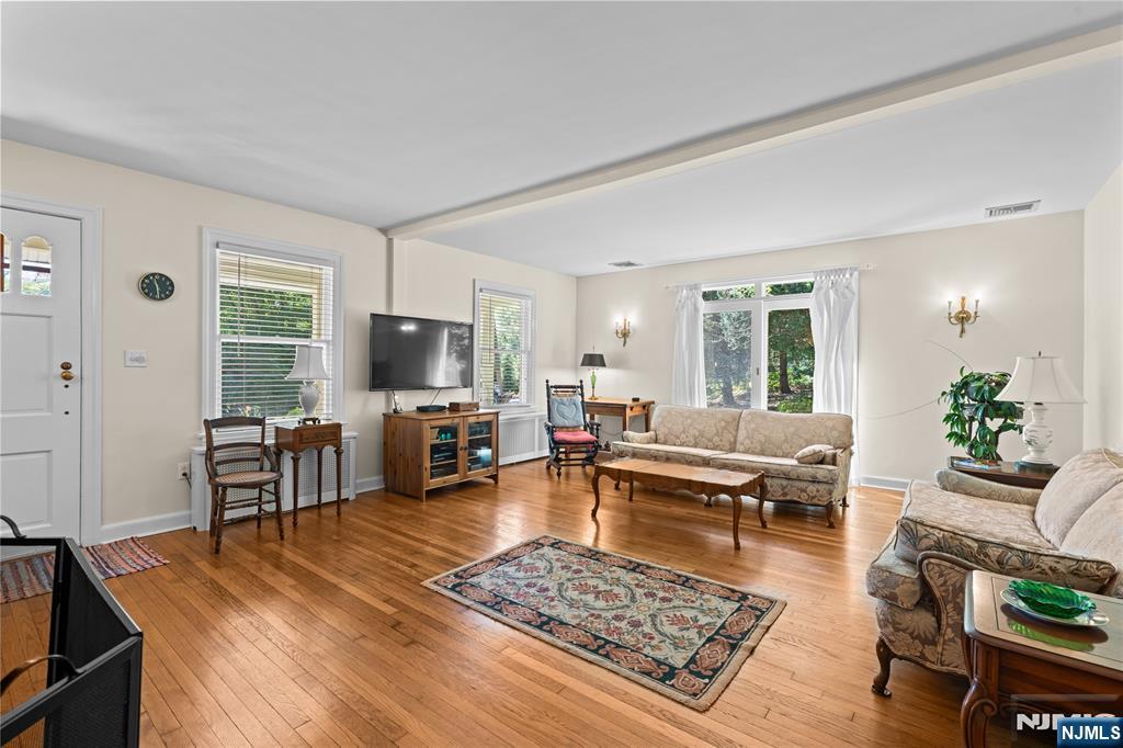243 W Saddle River Road - Photo 3