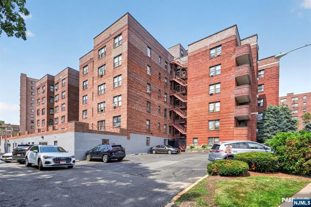 100 Prospect Avenue #4E