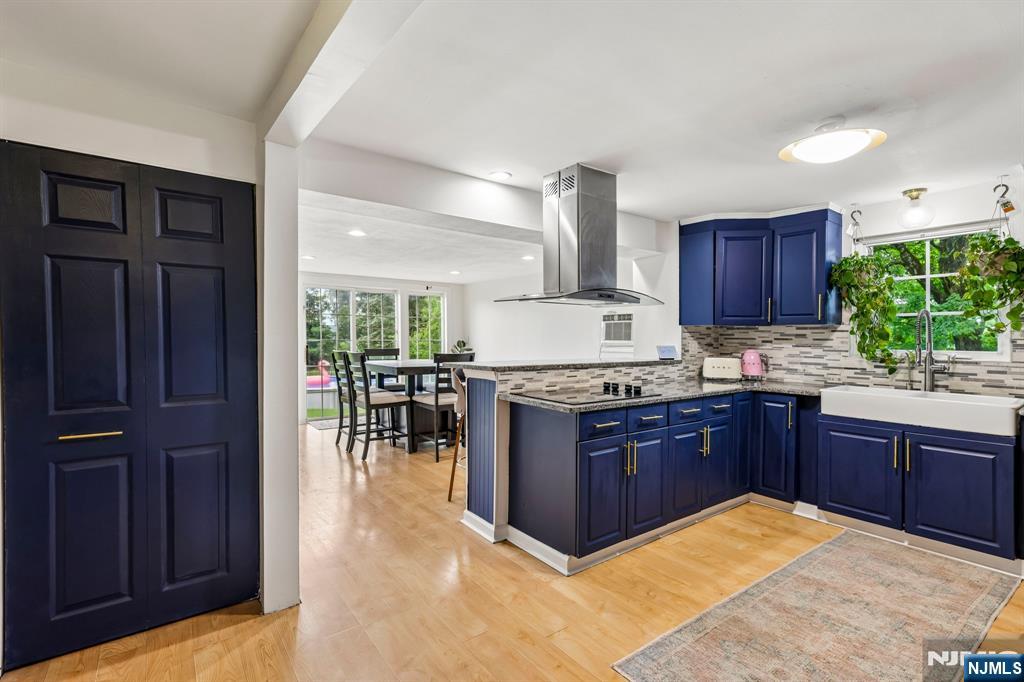 15 Musconetcong Avenue