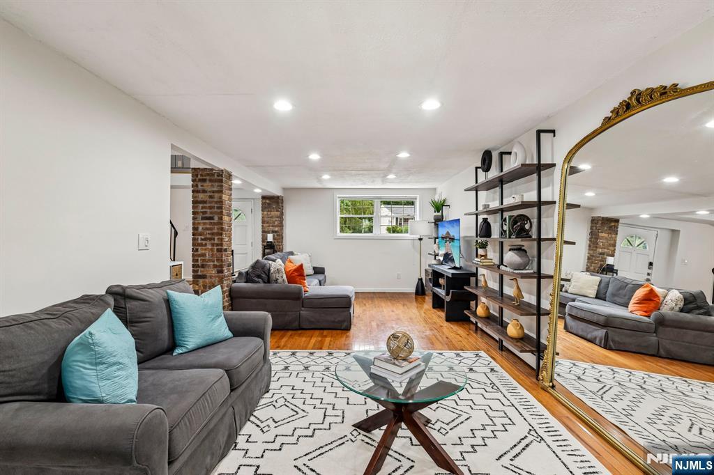 15 Musconetcong Avenue