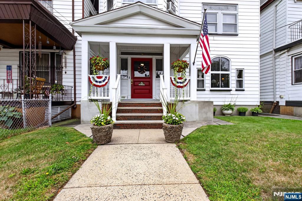 122 2nd Avenue - Photo 3