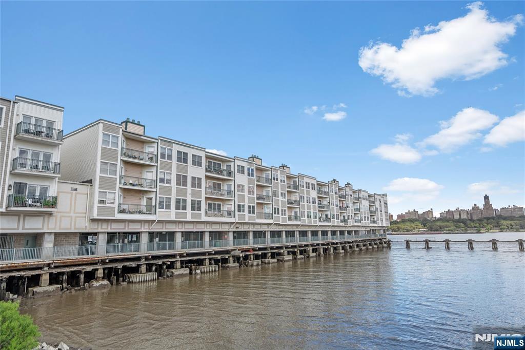 148 The Promenade