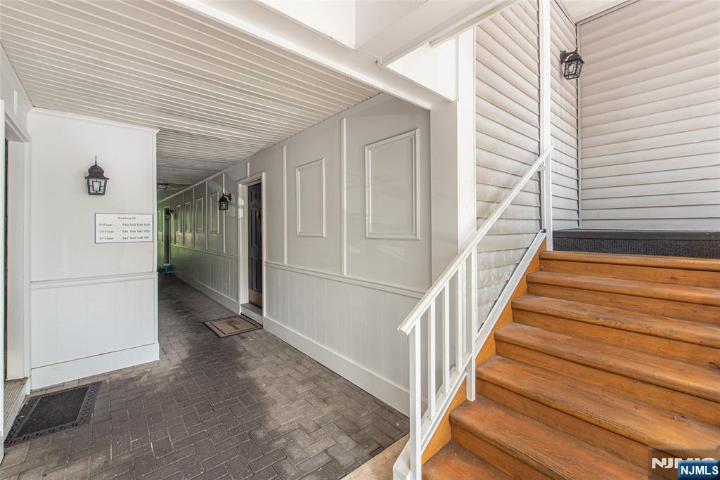 540 Holly Court - Photo 3