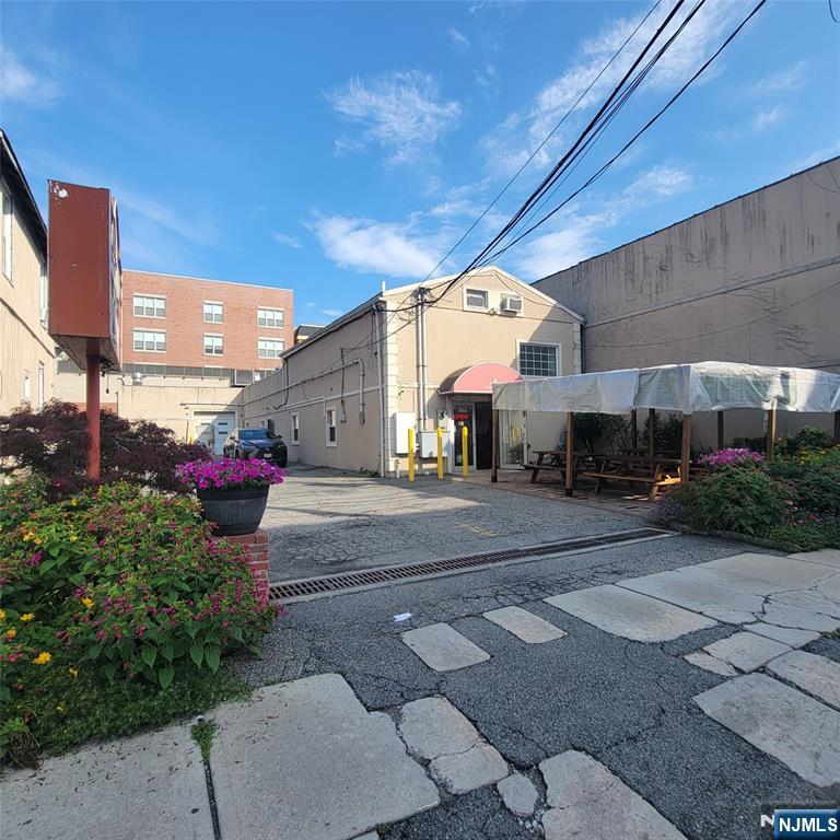 16 Humphrey Street - Photo 2