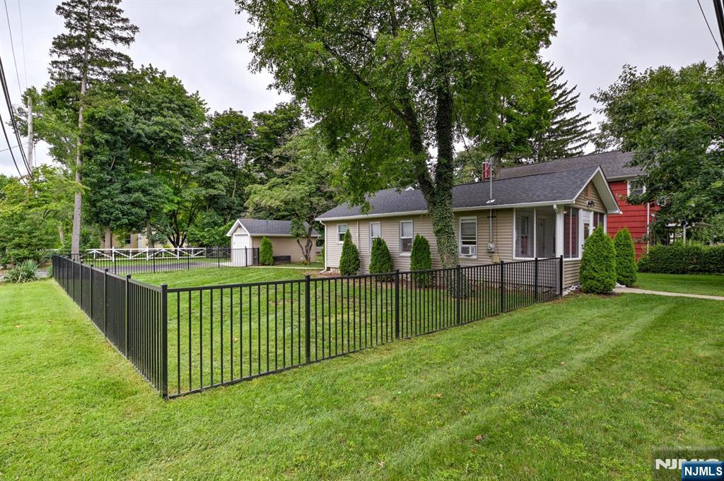 87 Doty Rd, Oakland, NJ 07436
