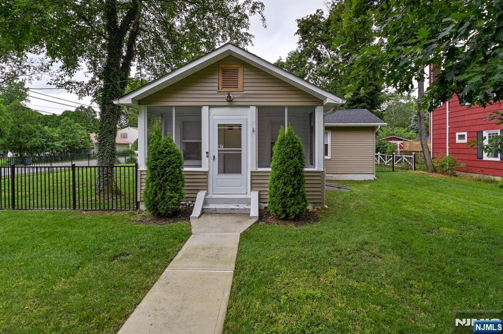 87 Doty Rd, Oakland, NJ 07436