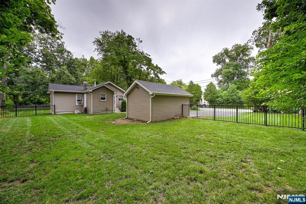 87 Doty Rd, Oakland, NJ 07436