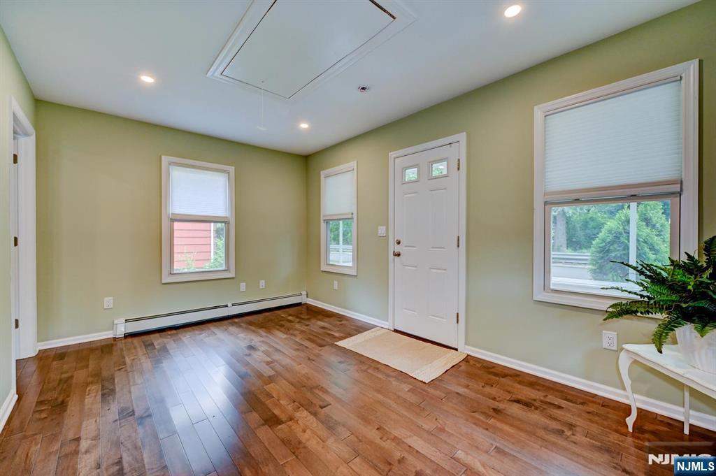 87 Doty Rd, Oakland, NJ 07436