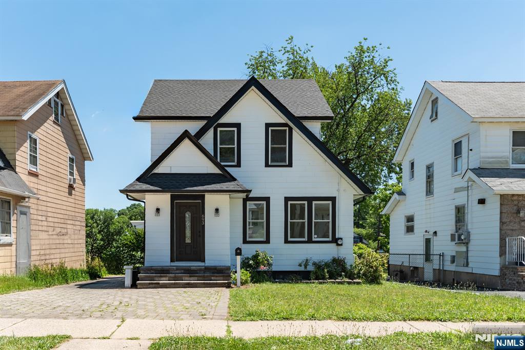 693 Chestnut Ave, Teaneck, NJ 07666
