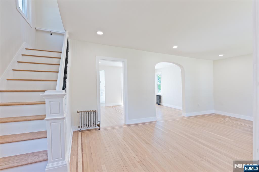 693 Chestnut Ave, Teaneck, NJ 07666