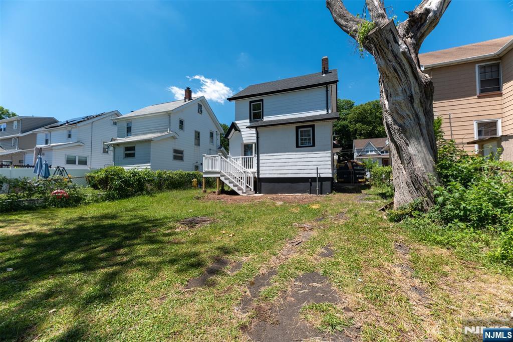 693 Chestnut Ave, Teaneck, NJ 07666
