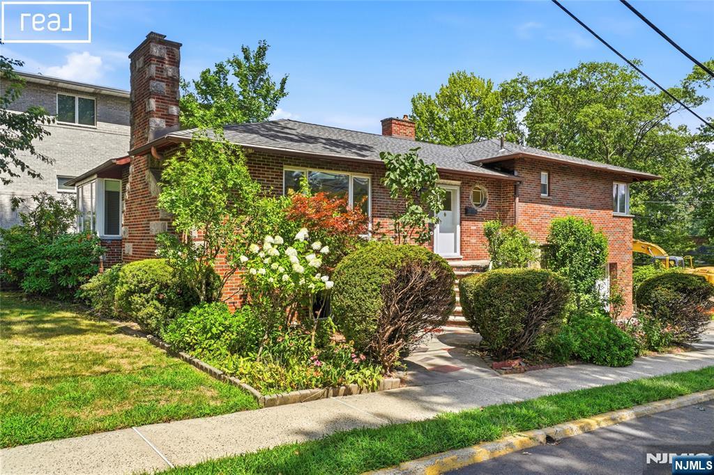 253 Mcelroy Ave, Fort Lee, NJ 07024