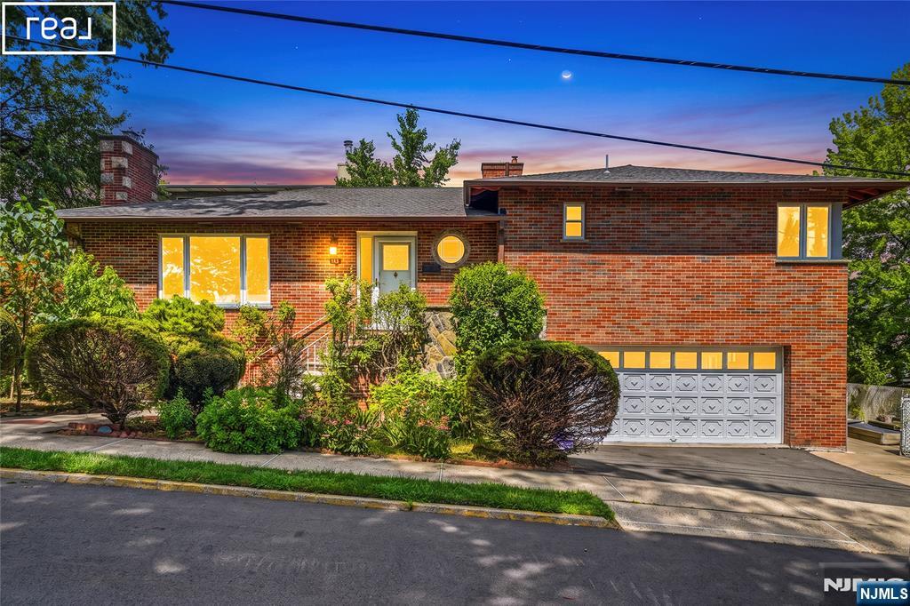 253 McElroy Avenue - Photo 5