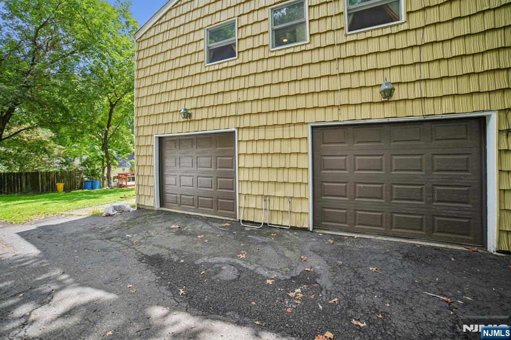 249 Knickerbocker Rd, Englewood, NJ 07631