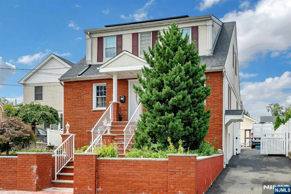 446 Post Ave, Lyndhurst, NJ 07071