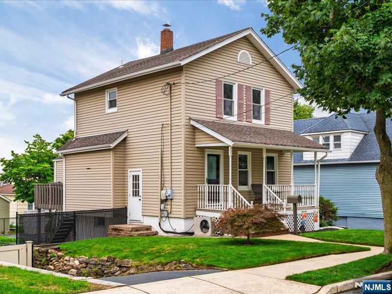 521 9th Street - Photo 2