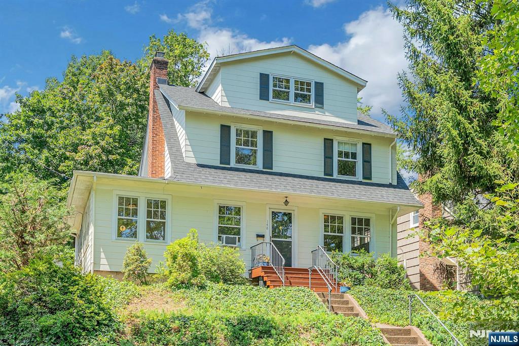 148 Essex Avenue - Photo 1