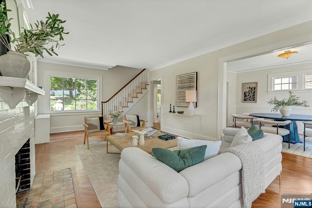 148 Essex Avenue - Photo 2