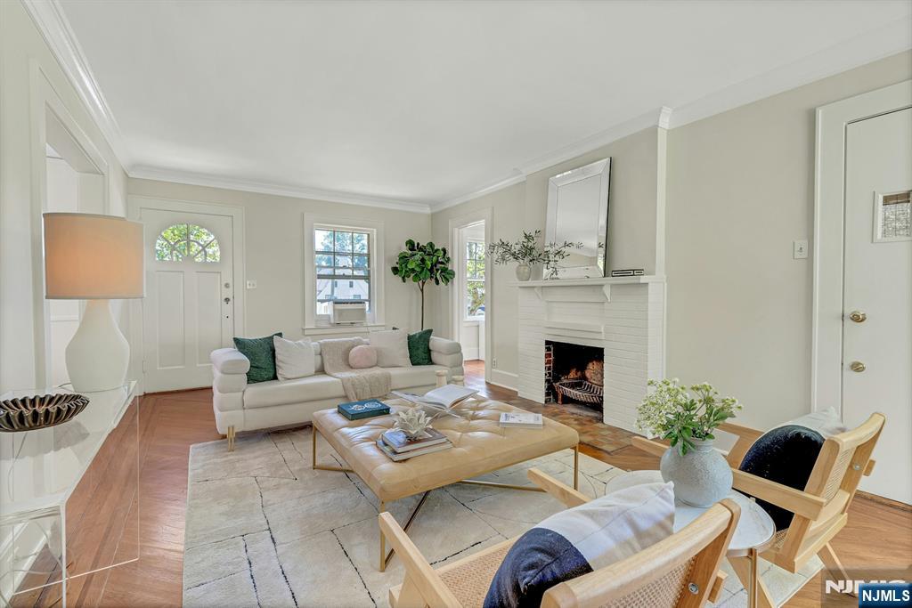 148 Essex Avenue - Photo 4