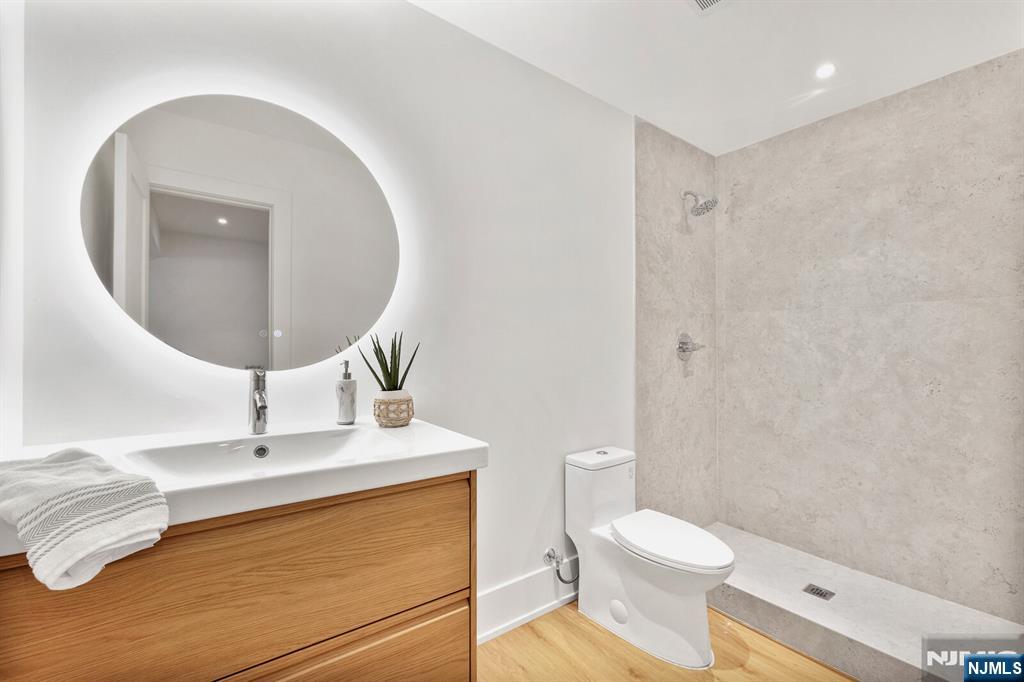 226 Haworth Avenue — photo 40