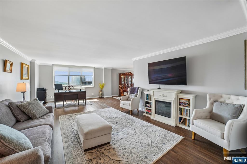 2150 Center Avenue 16G - Photo 3