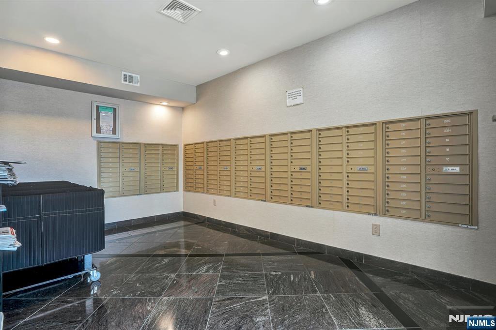 2150 Center Ave #16G, Fort Lee, NJ 07024