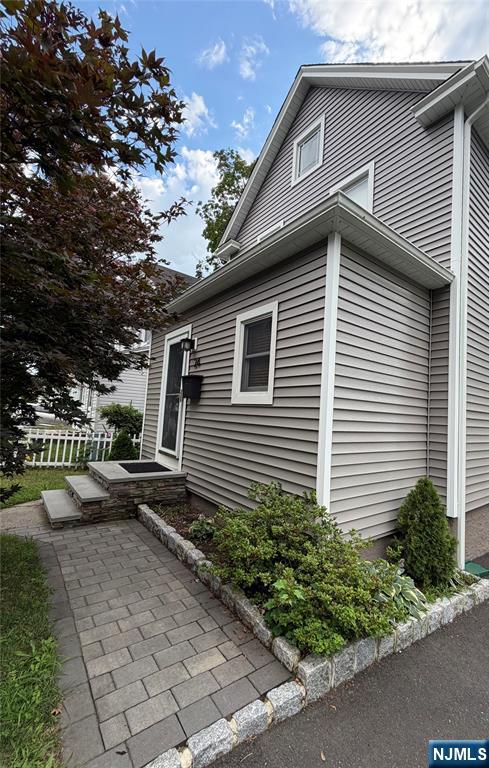 24 Roosevelt Ave, Bergenfield, NJ 07621