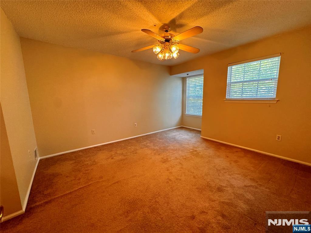 1038 Cambridge Court - Photo 2