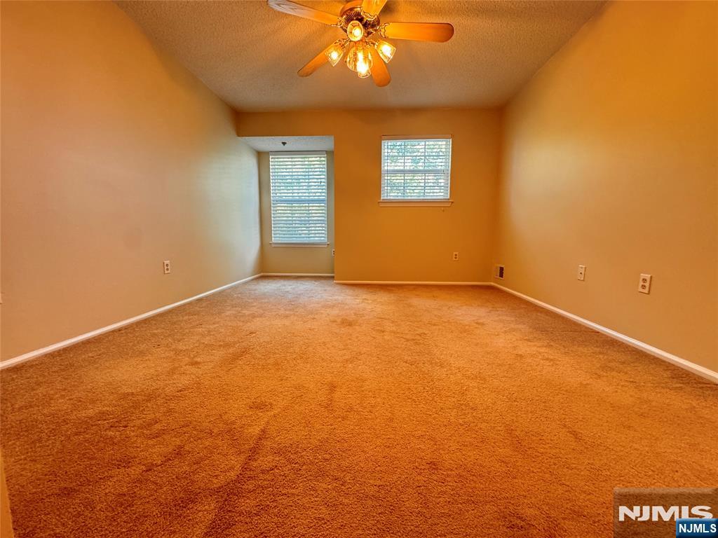 1038 Cambridge Court - Photo 4