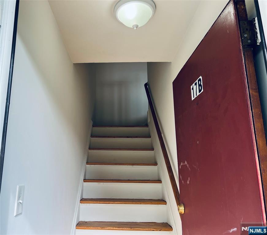 241 Passaic Street 17B - Photo 2