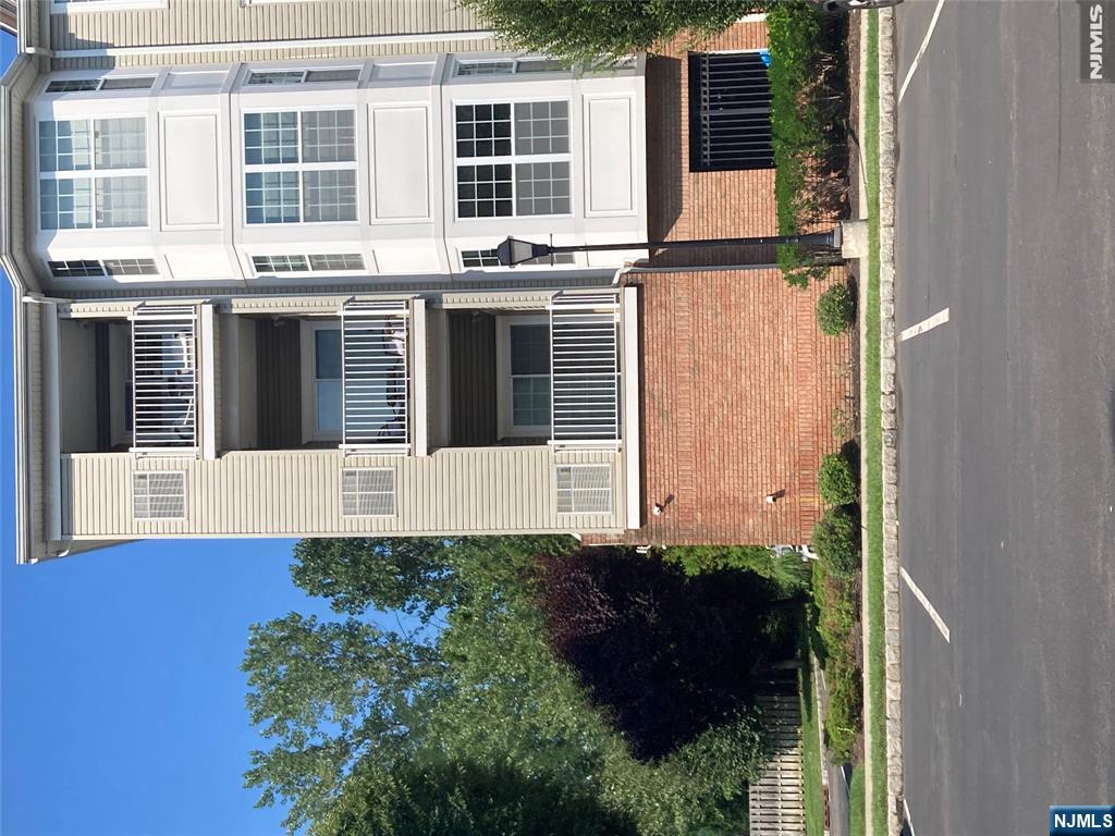 4127 Cory Ln, Elmwood Park, NJ 07407