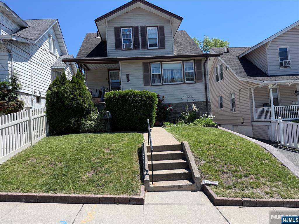 106 North 17th - Photo 1