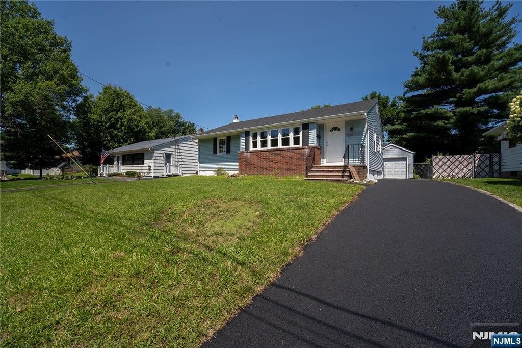 2nd image of 219 Haroldson Pl, Pompton Lakes, NJ 07442 | MLS# 26028966