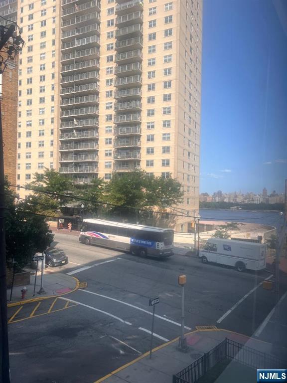 6515 Boulevard East #2E