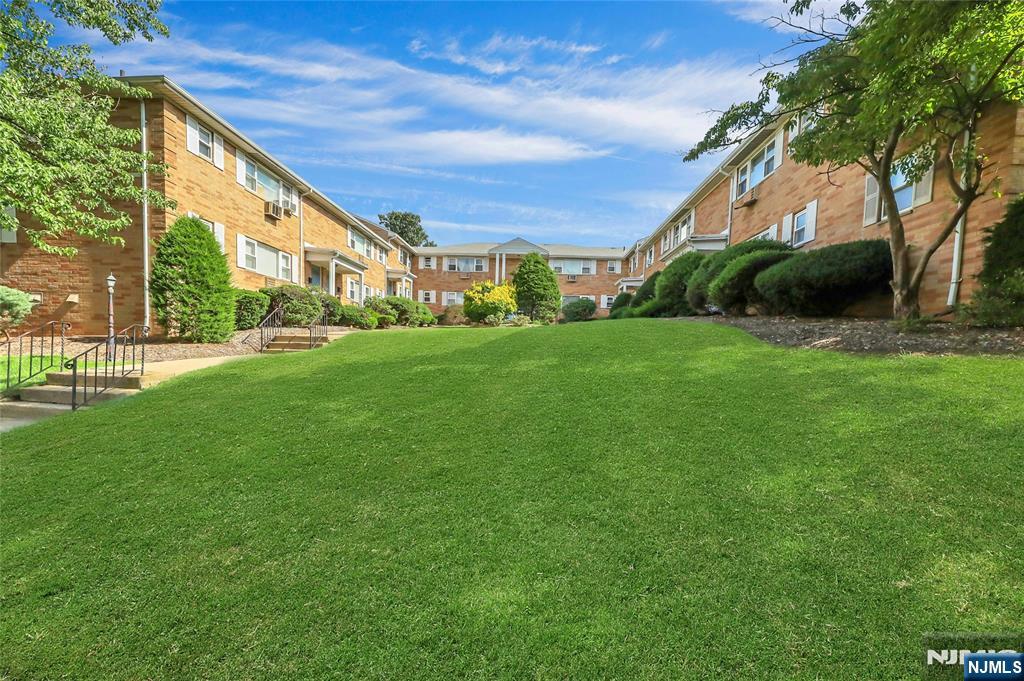 39-20  Dobrin A, Fair Lawn, NJ, 07410