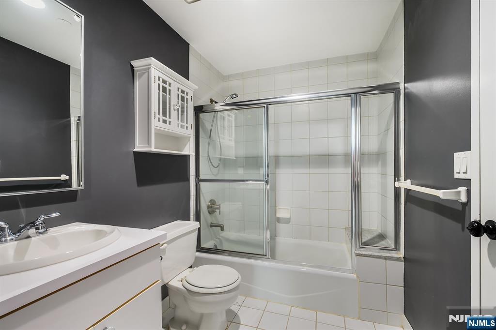 518 Gregory Avenue #A-425