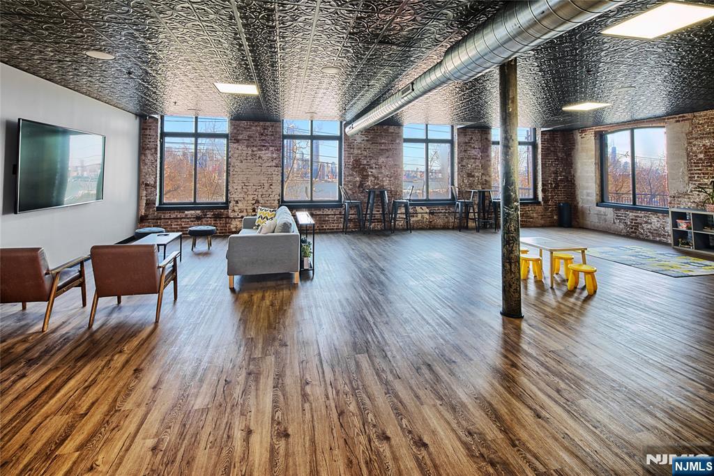 518 Gregory Avenue #A-425