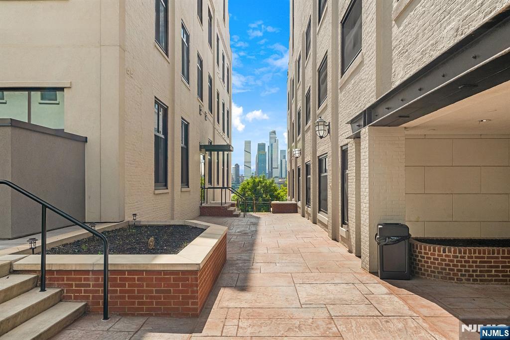 518 Gregory Avenue #A-425