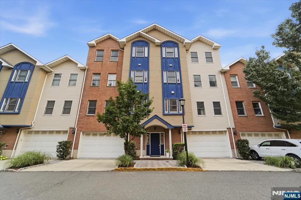 620 38th Street 205 - Photo 2