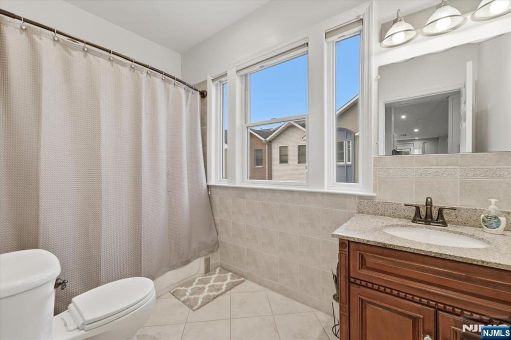 2nd image of 620 38Th St, Union City, NJ 07087