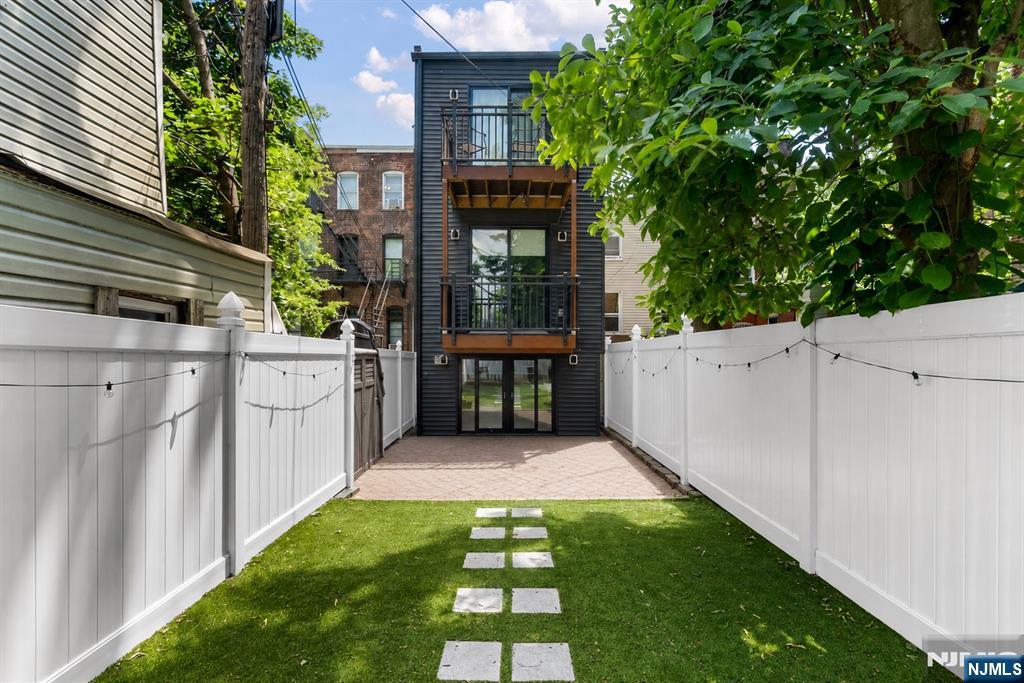13 Britton Street #1