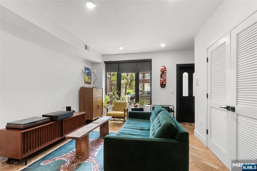 13 Britton Street #1