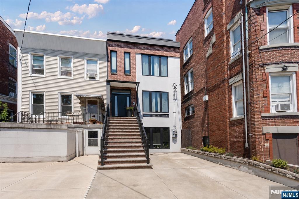13 Britton Street #1